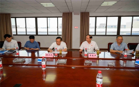 嘉興商品交易產(chǎn)業(yè)園管理辦公室對我公司蔬菜批發(fā)市場 開展“守根脈、保平安、辦實(shí)事”網(wǎng)格大走訪座談會